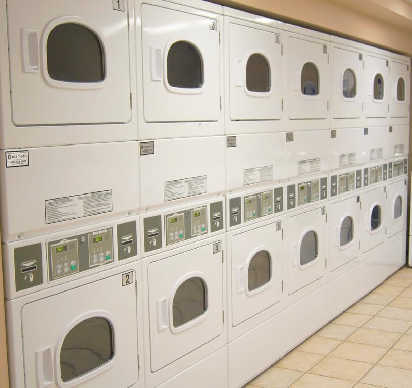 Hotel Laurier - Apartment Style Residence ウォータールー エクステリア 写真
