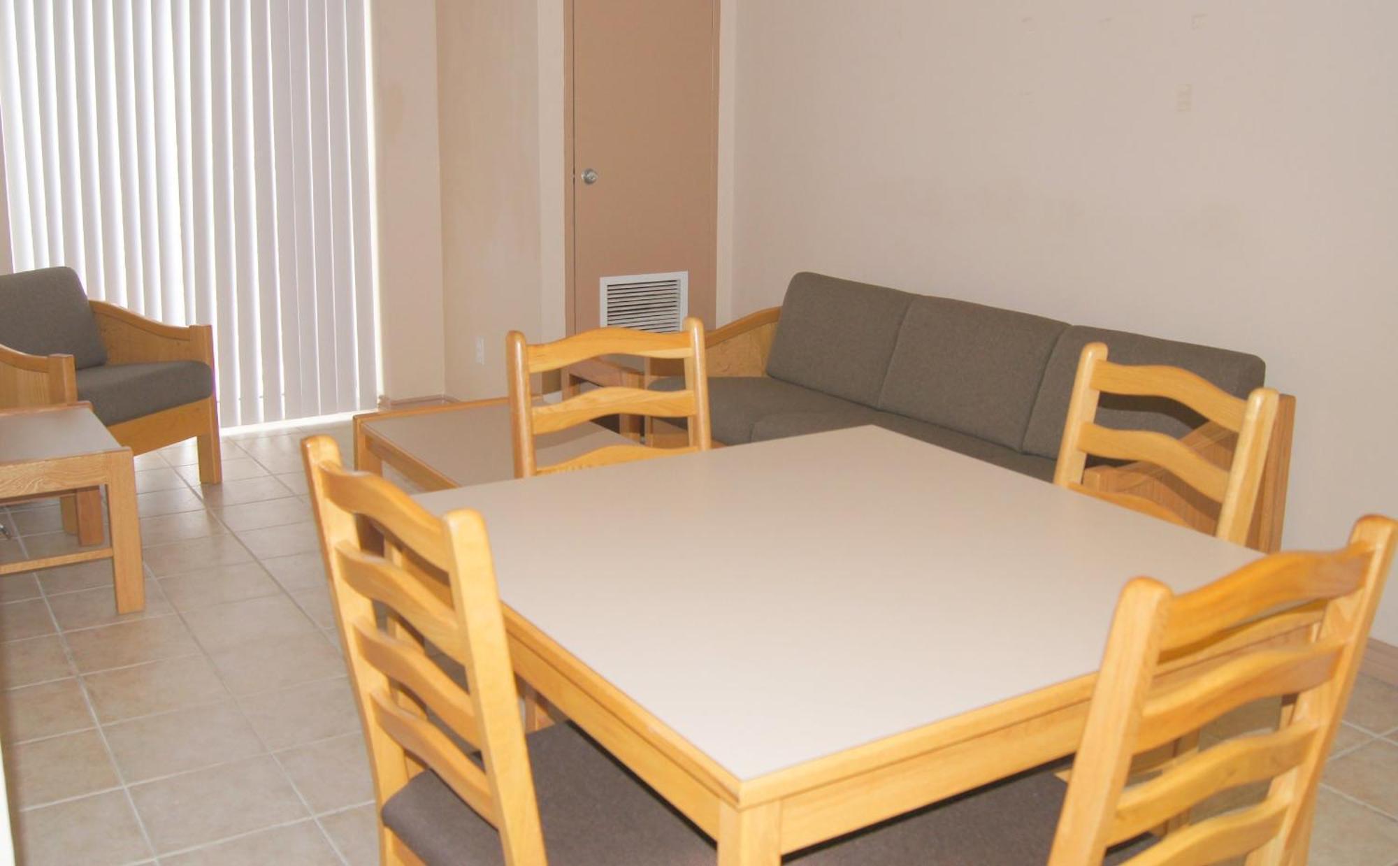 Hotel Laurier - Apartment Style Residence ウォータールー エクステリア 写真