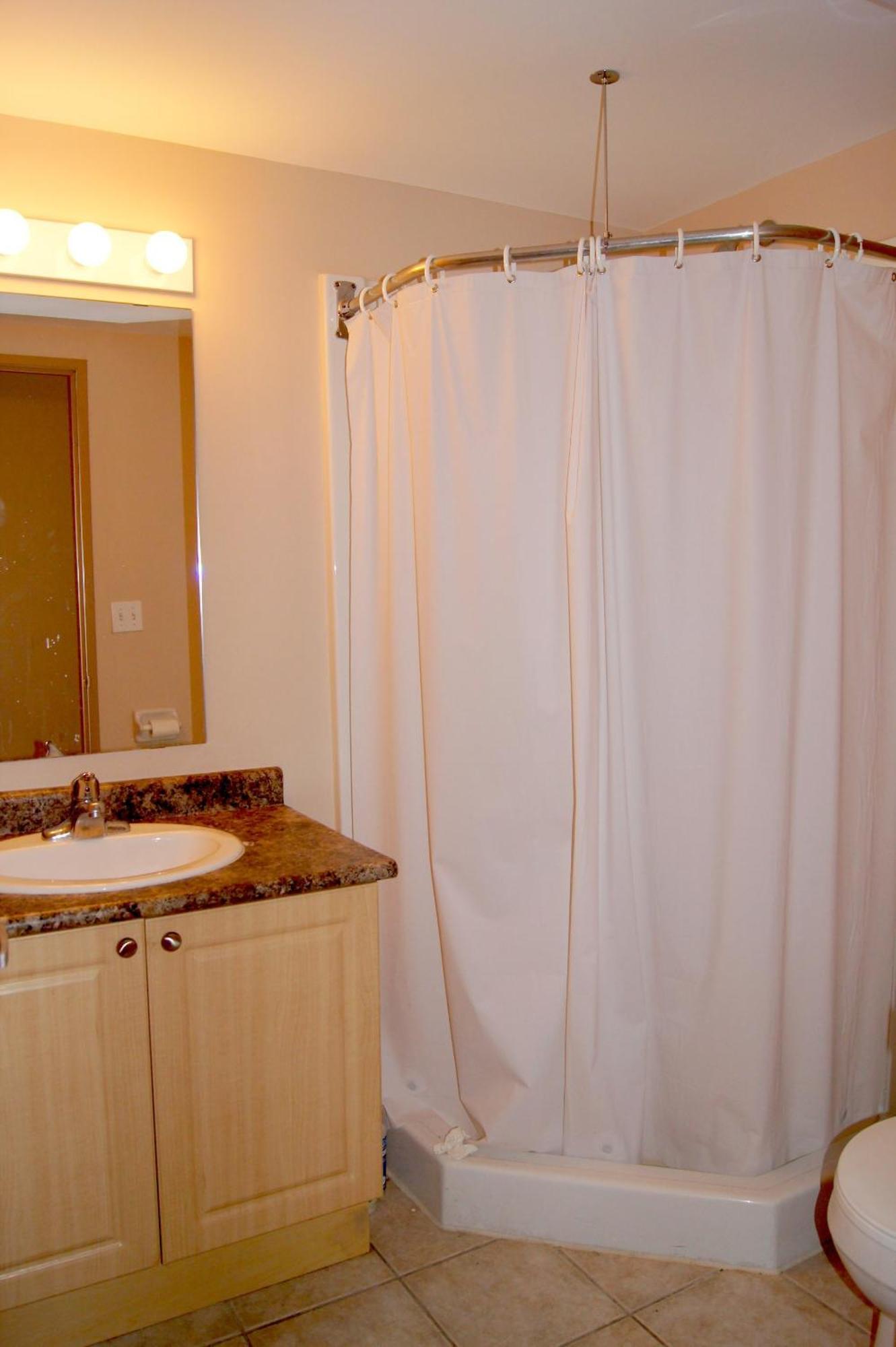 Hotel Laurier - Apartment Style Residence ウォータールー エクステリア 写真